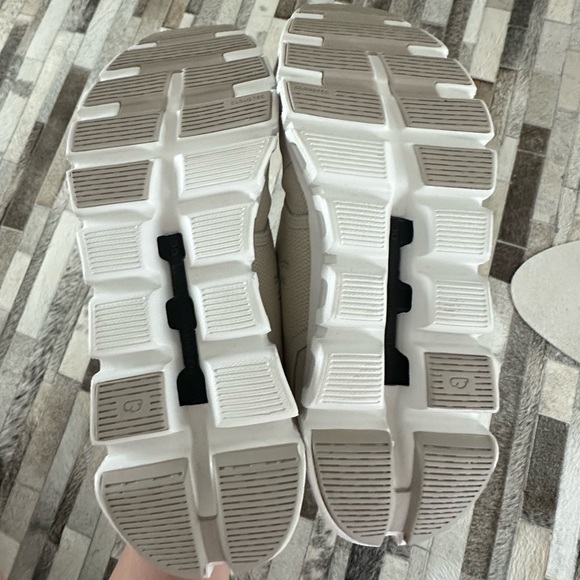 On Cloud Sneakers in Pearl/White - Picture 5 of 6